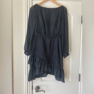 Saloni dress.  Size 4. Used.  Silk/rayon blend